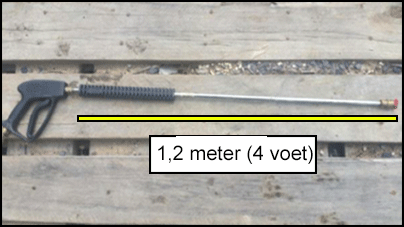 De hogedrukreiniger met een lans van 1,2 meter/4 voet die het voetletsel veroorzaakte