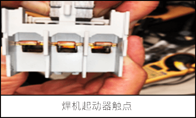 在绞盘控制台内部，启动/停车按钮、紧急停车按钮和防顶钩限位开关被焊接在一起。