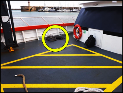Open hatch without barriers or marking